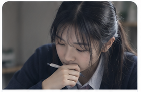 국어 문제를 풀며 생각하는 학생